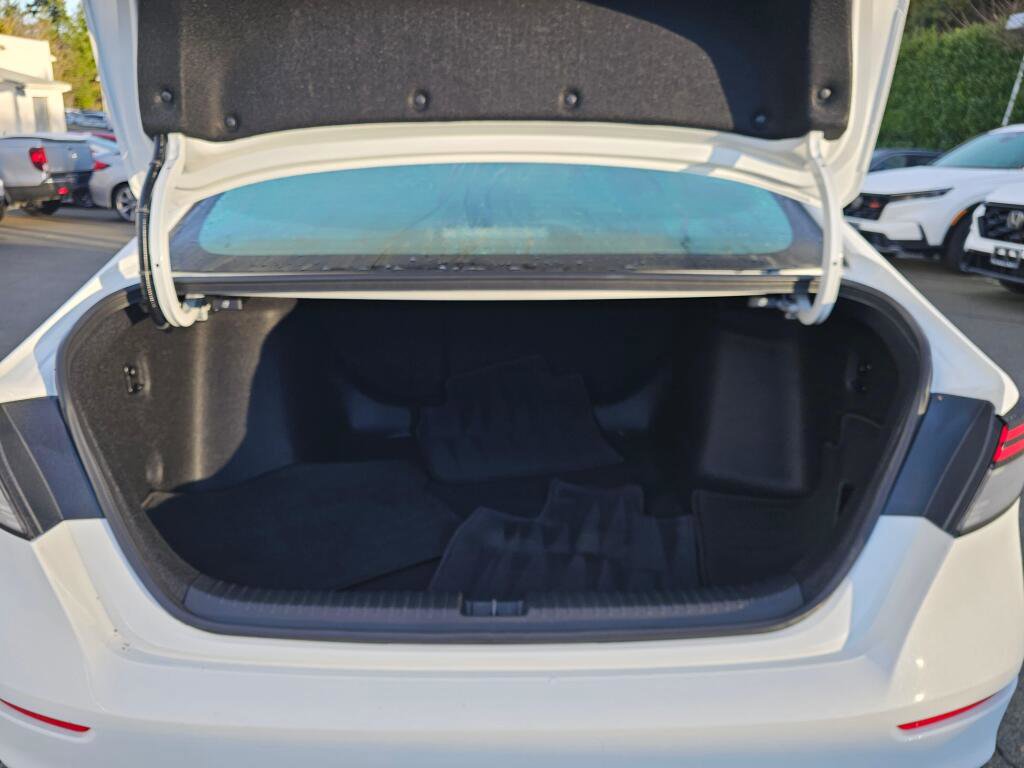 Used 2023 Honda Accord EX image 12