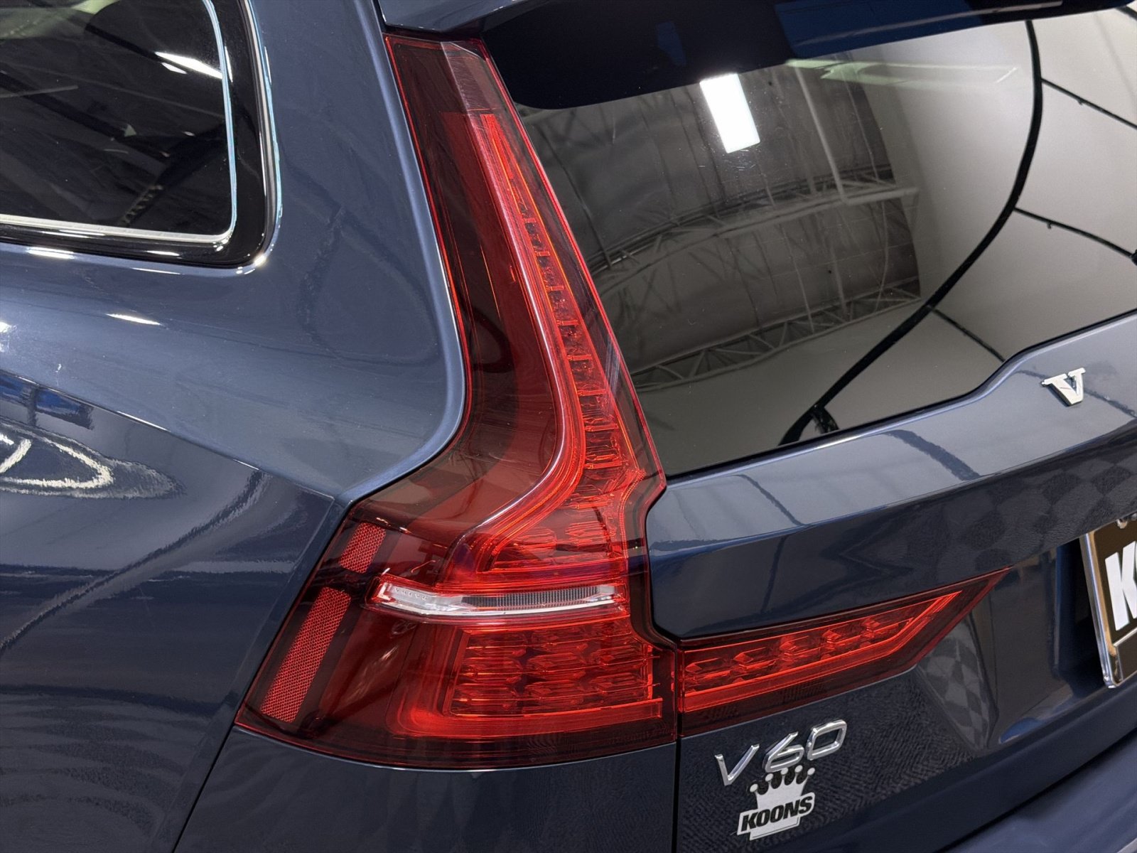 Used 2025 Volvo V60 B5 Cross Country Plus AWD/4WD image 17