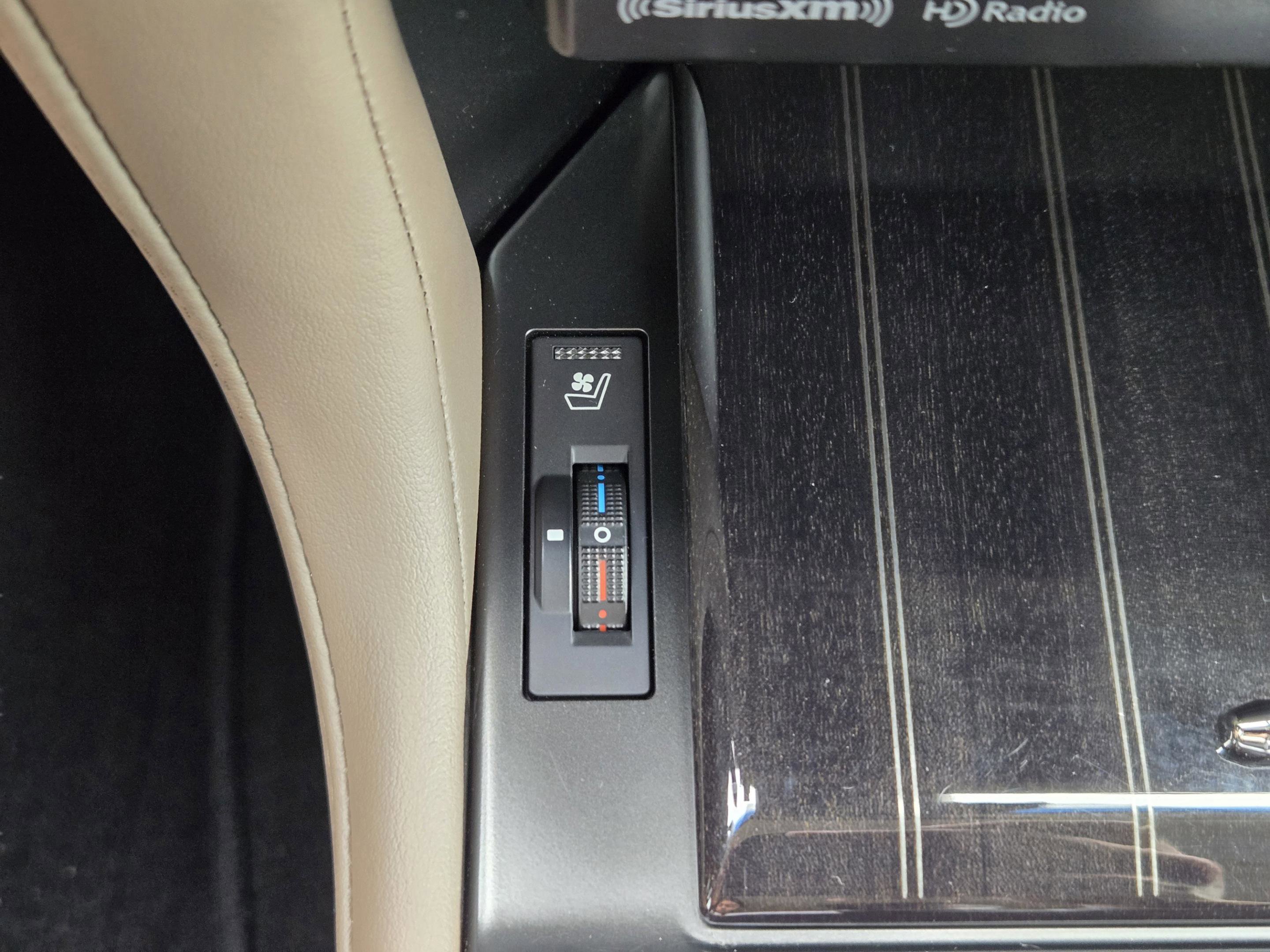 Certified 2023 Lexus GX 460 Premium w/ Accessory Package AWD/4WD image 18