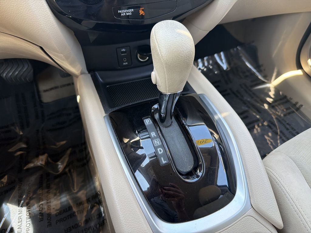 Used 2015 Nissan Rogue SV FWD image 19