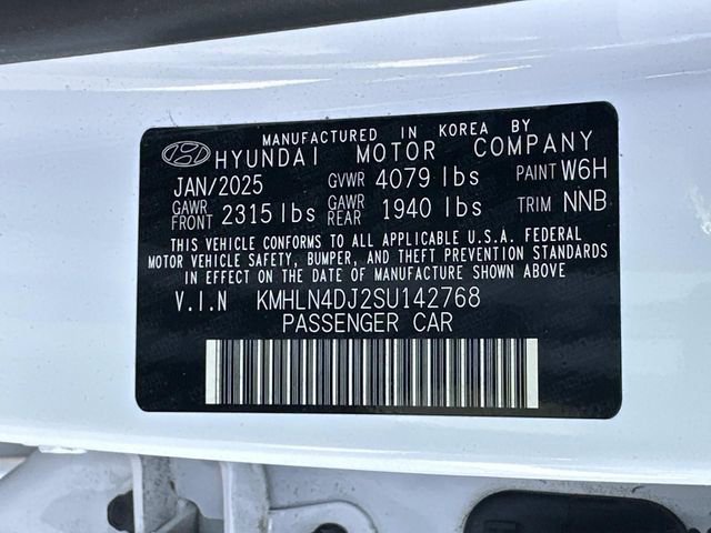 Used 2025 Hyundai Elantra Limited image 31