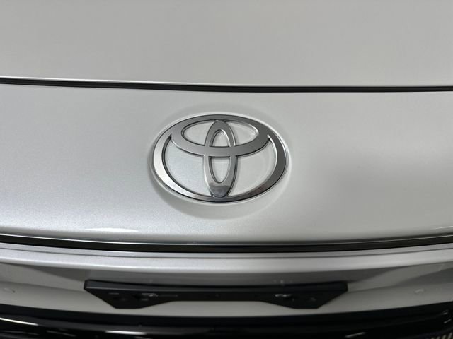 Used 2023 Toyota bZ4X XLE w/ Weather Package image 9