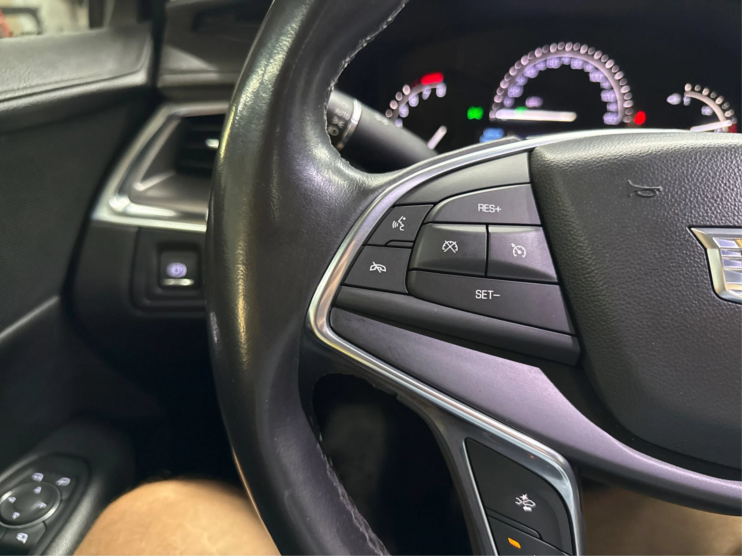 Used 2019 Cadillac XT5 Premium Luxury FWD image 23