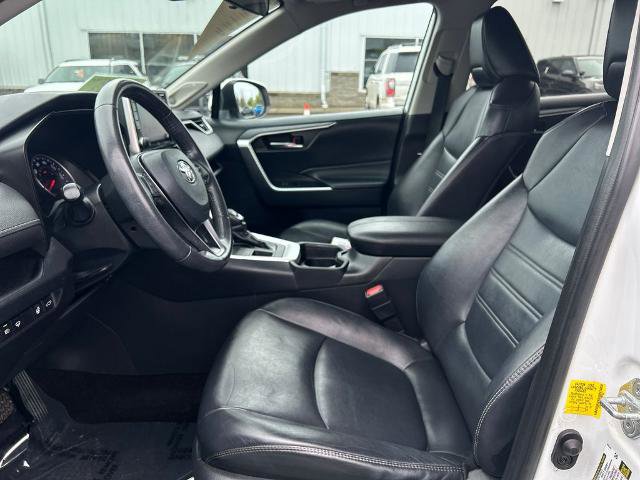 Used 2019 Toyota RAV4 XLE Premium w/ Cold Weather Package AWD/4WD image 6