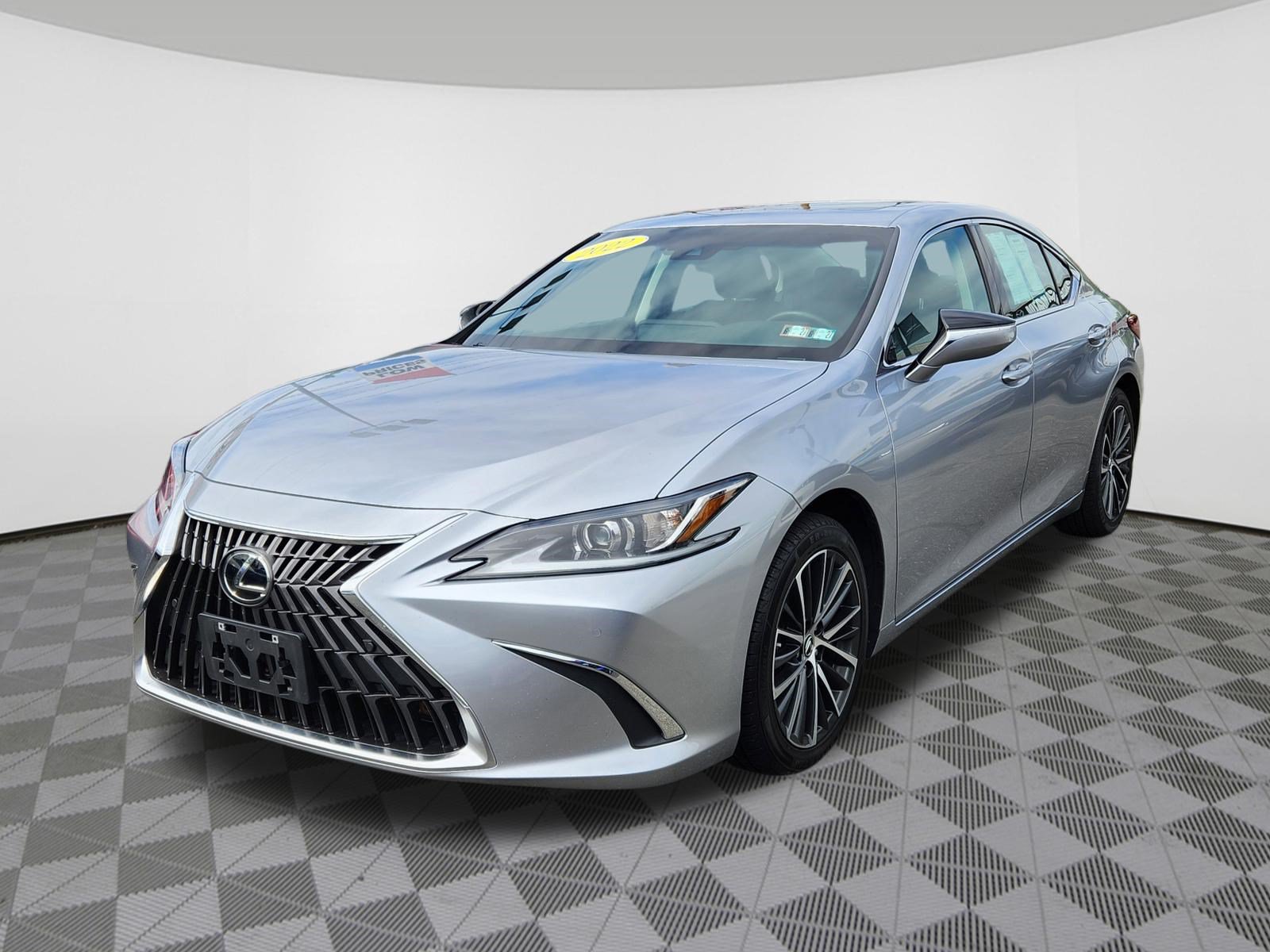 Used 2022 Lexus ES 350 w/ Premium Package FWD image 2