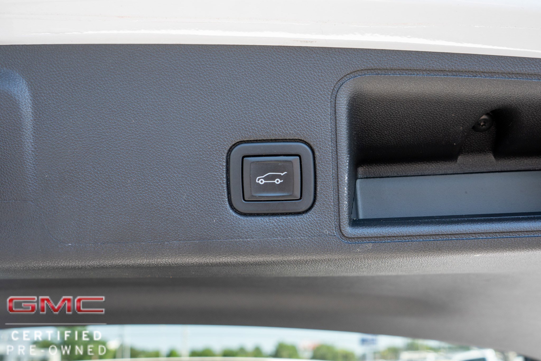 Used 2021 GMC Terrain SLT w/ Infotainment Package II FWD image 33