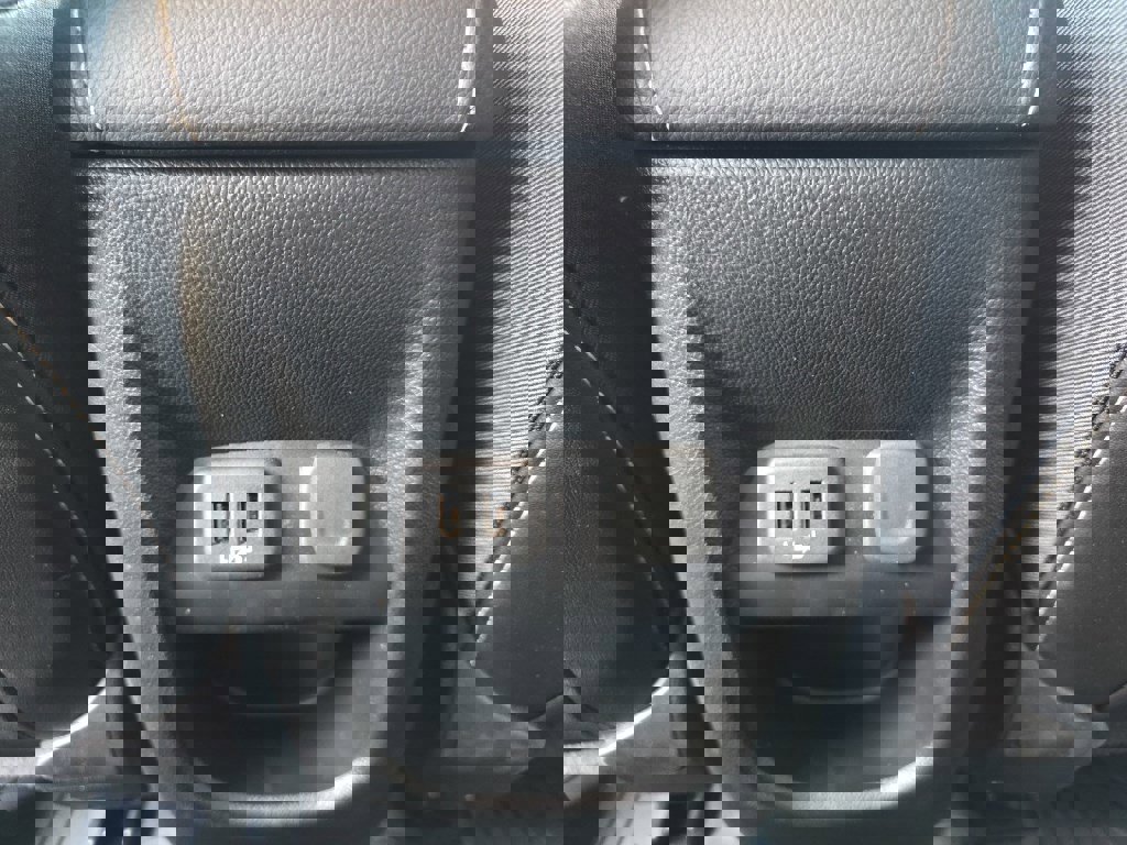 Used 2022 GMC Canyon Denali image 13