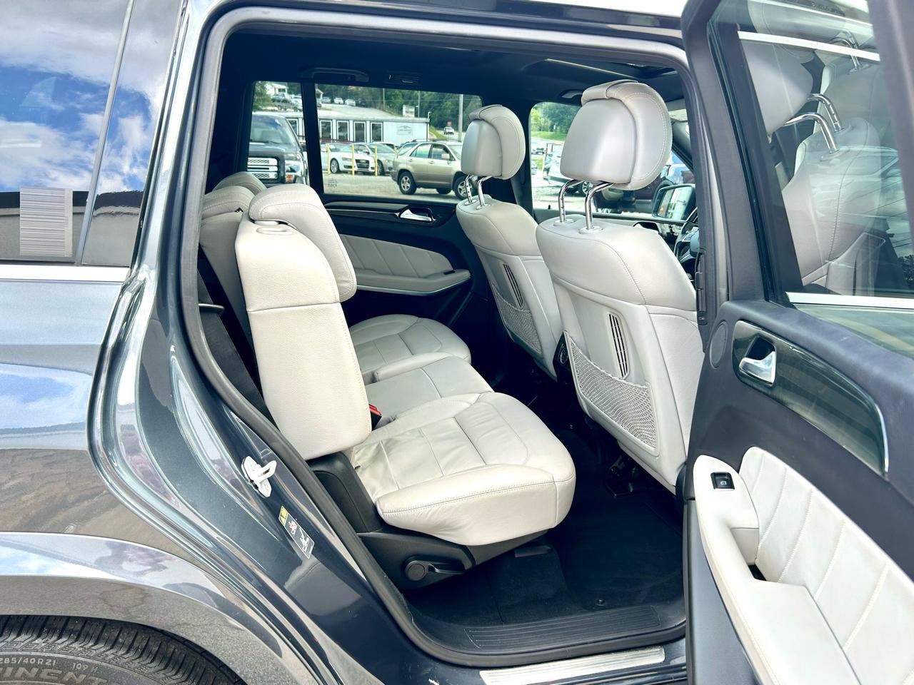 Used 2016 Mercedes-Benz GL 550 4MATIC image 22