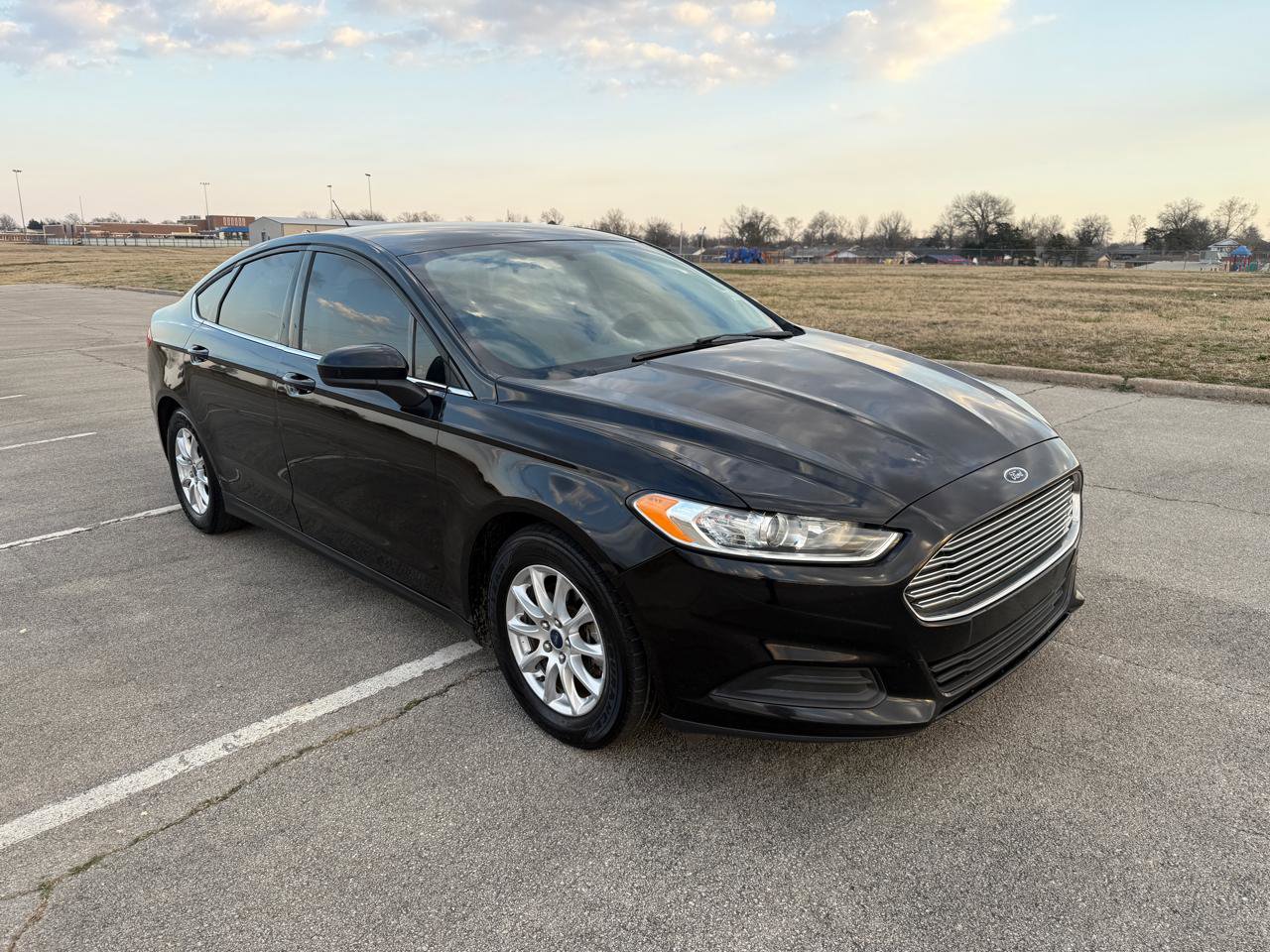 Used 2016 Ford Fusion S image 2