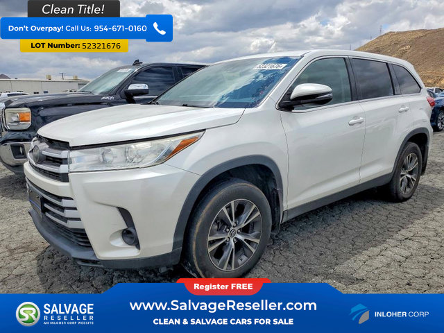 Used 2019 Toyota Highlander LE AWD/4WD image 1