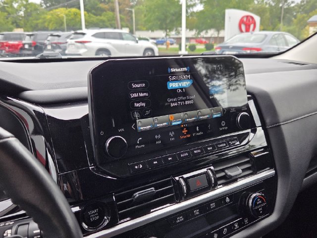 Used 2025 Nissan Pathfinder SL AWD/4WD image 26