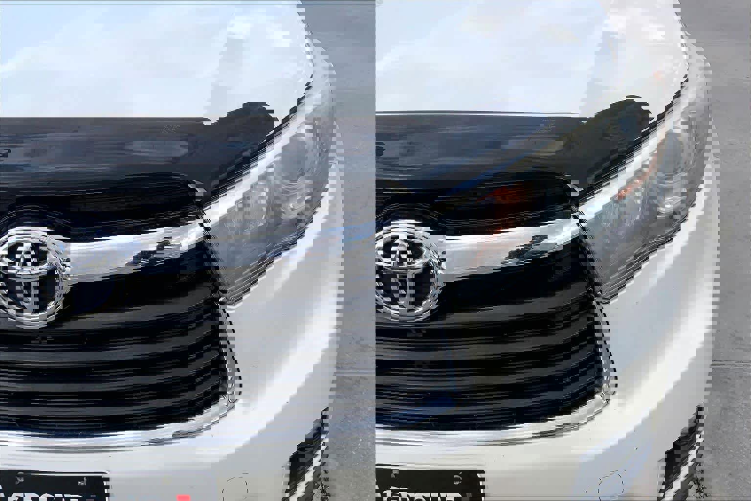 Used 2015 Toyota Highlander LE image 28