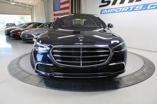 Used 2022 Mercedes-Benz S 500 4MATIC w/ 3D Technology Package image 3