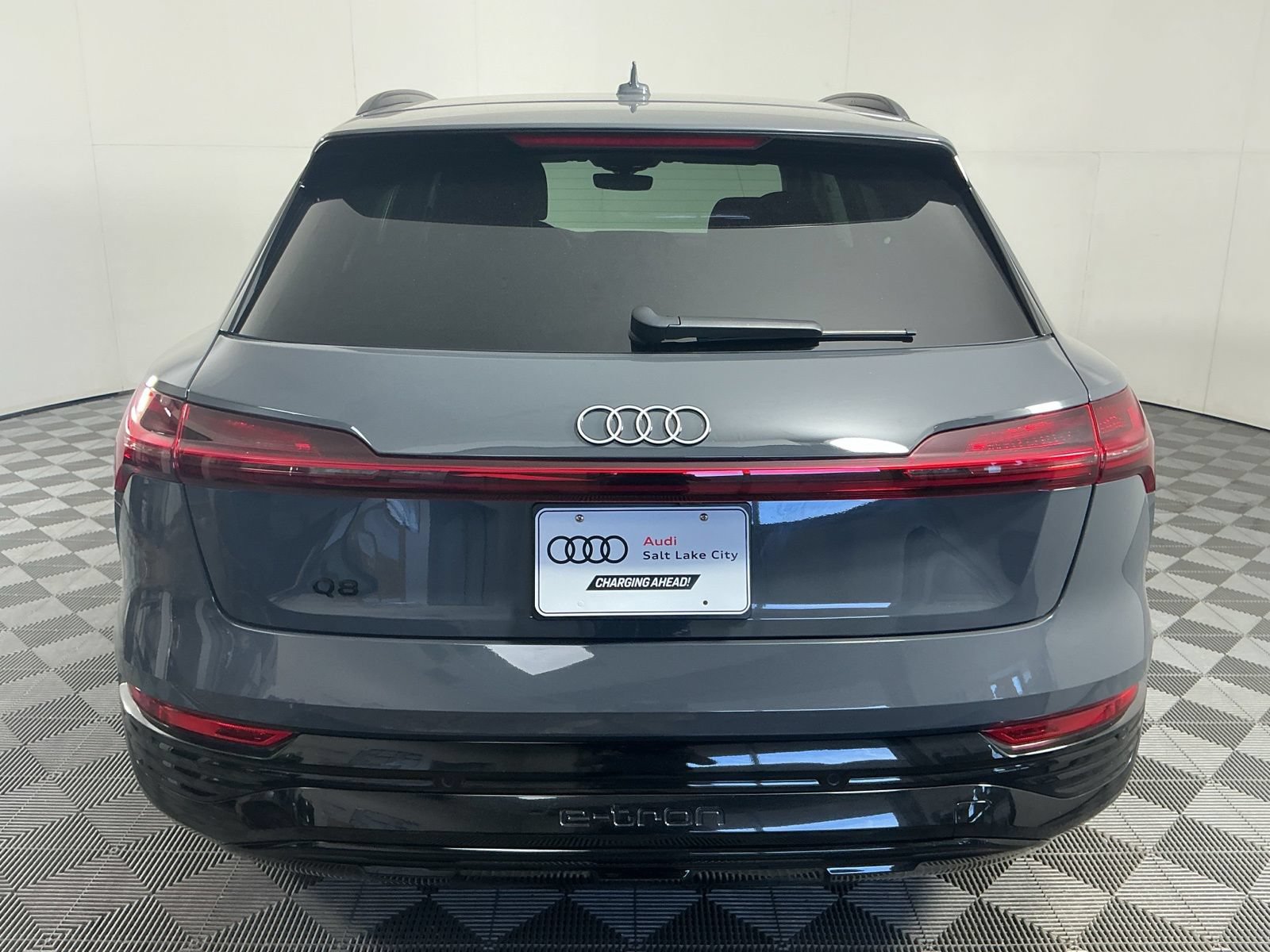 Used 2024 Audi Q8 e-tron Premium Plus AWD/4WD image 8