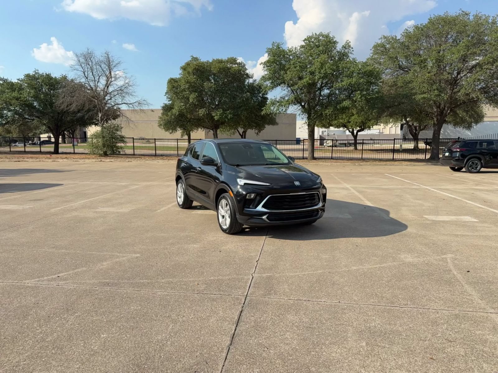 Used 2025 Buick Encore GX Preferred AWD/4WD image 3