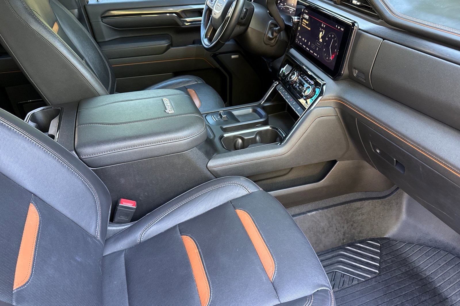 Used 2024 GMC Sierra 2500 AT4 w/ Max Trailering Package AWD/4WD image 19