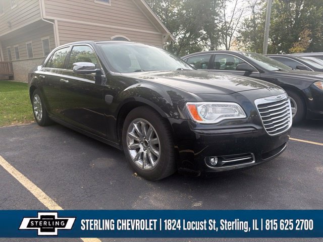 Used 2013 Chrysler 300 C RWD image 3