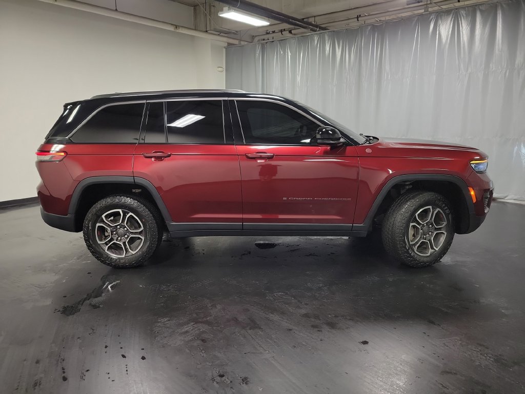 Used 2022 Jeep Grand Cherokee Trailhawk AWD/4WD image 9