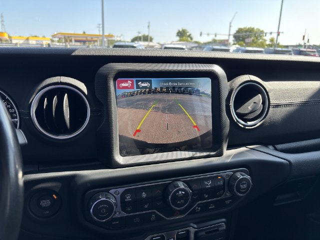 Used 2022 Jeep Wrangler Unlimited Sahara w/ Cold Weather Group AWD/4WD image 25