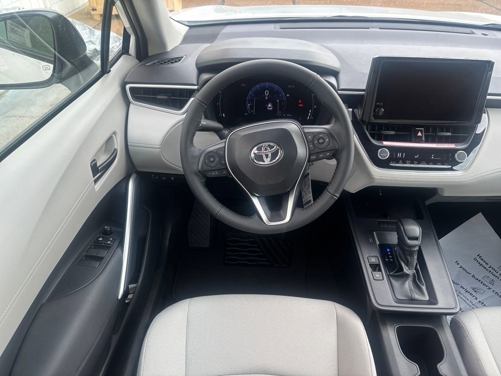 New 2026 Toyota Corolla Cross LE video 2