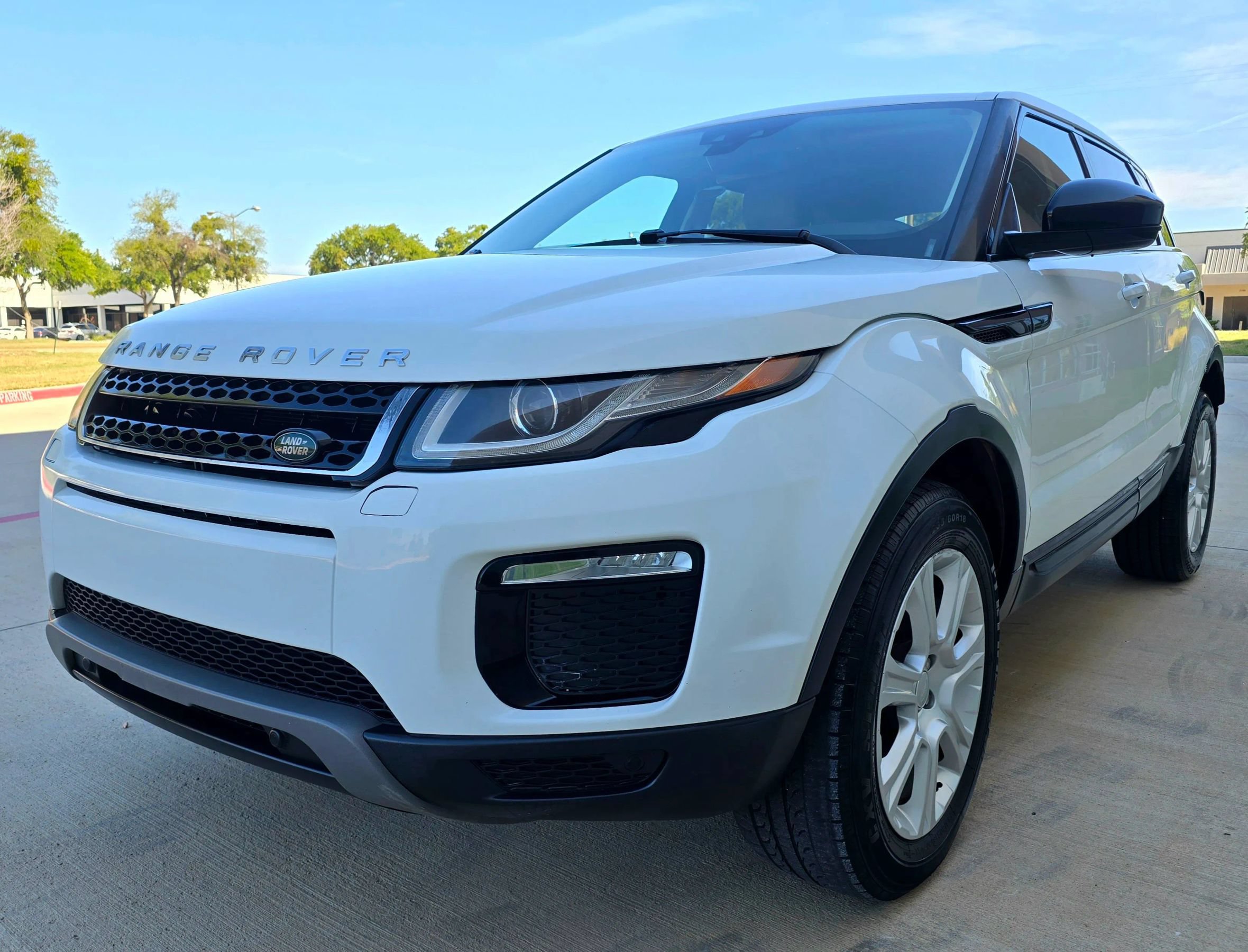Used 2018 Land Rover Range Rover Evoque SE Premium AWD/4WD image 5