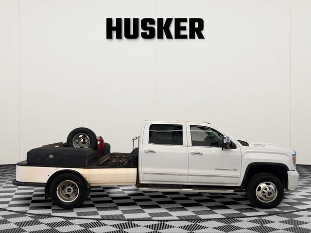 Used 2019 GMC Sierra 3500 Denali w/ Duramax Plus Package AWD/4WD image 2