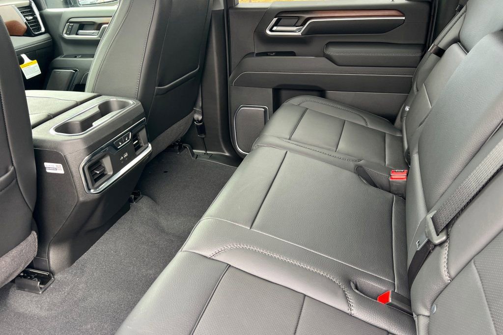 New 2026 GMC Sierra 2500 Denali w/ Denali Reserve Package image 9
