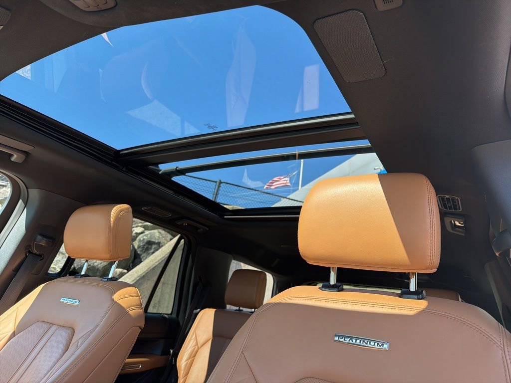 Used 2023 Ford Expedition Platinum AWD/4WD image 18