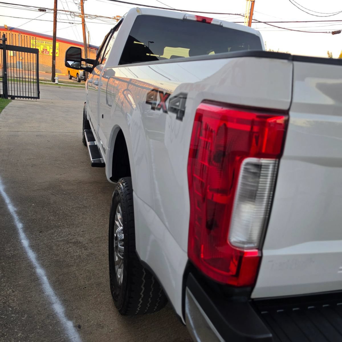 Used 2019 Ford F250 XLT w/ XLT Premium Package AWD/4WD image 4
