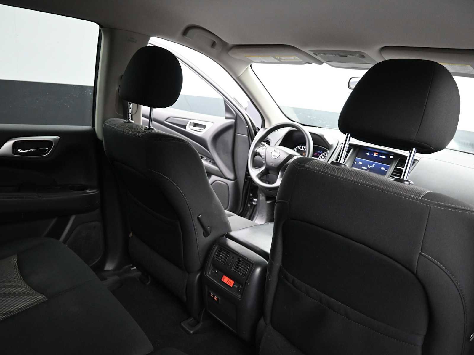 Used 2020 Nissan Pathfinder S image 27