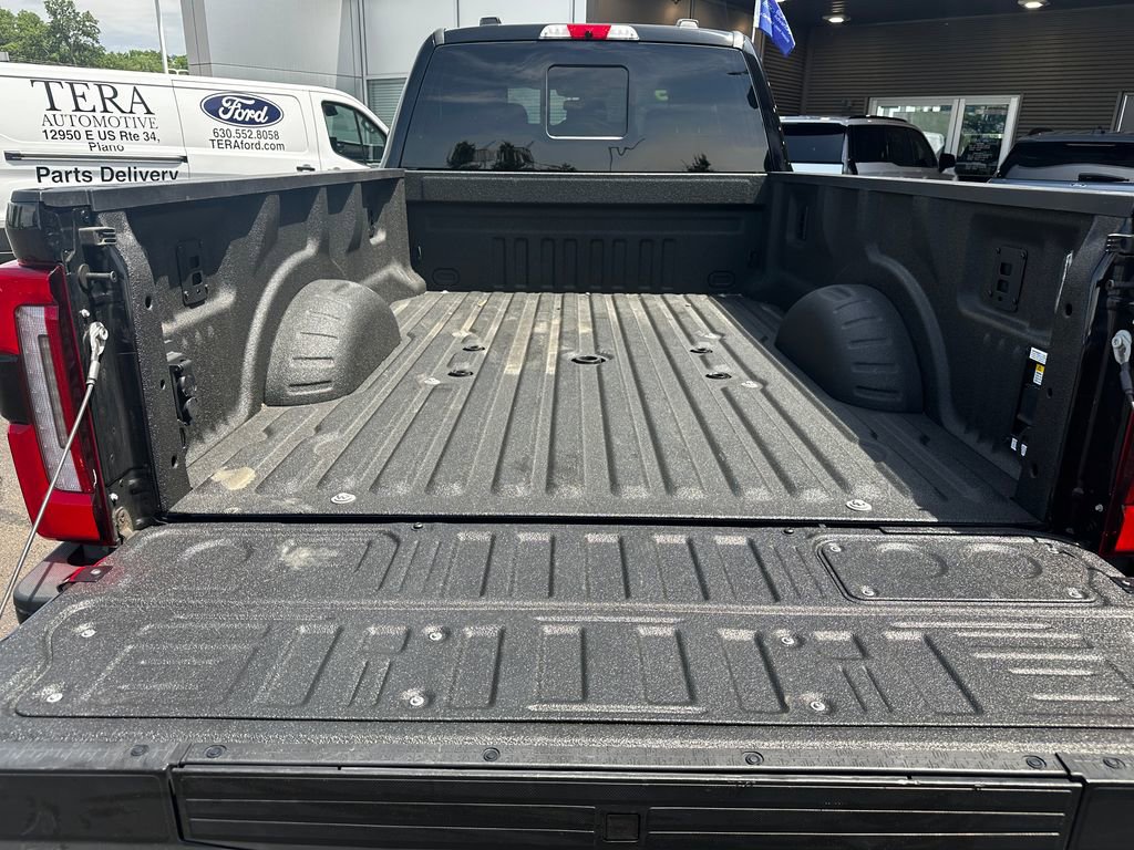 Used 2025 Ford F450 Platinum w/ Platinum Plus Package AWD/4WD image 6