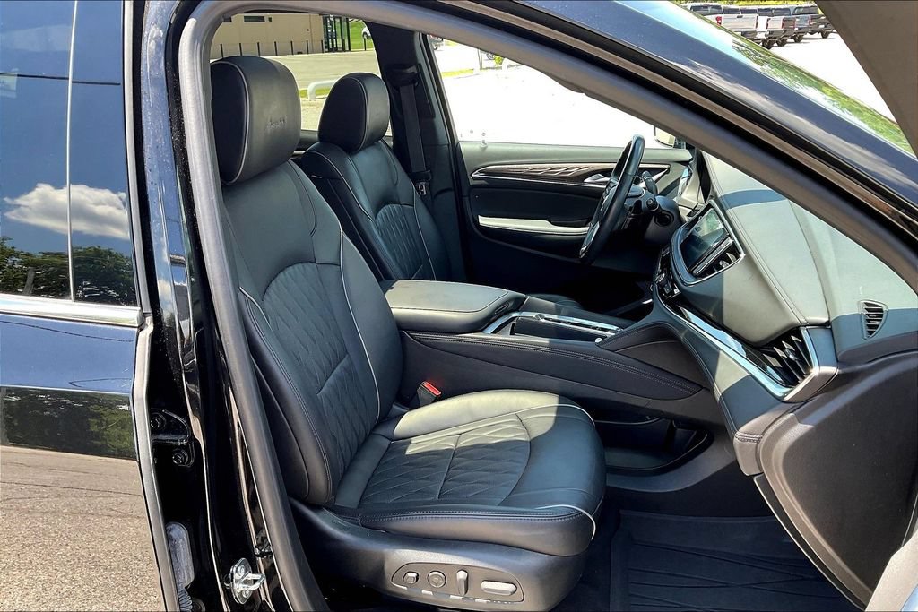 Used 2023 Buick Enclave Avenir w/ Trailering Package, 5000 lbs. AWD/4WD image 16