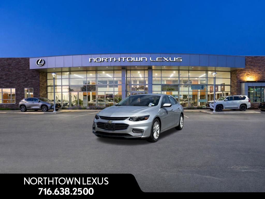 Used 2018 Chevrolet Malibu LT FWD image 1