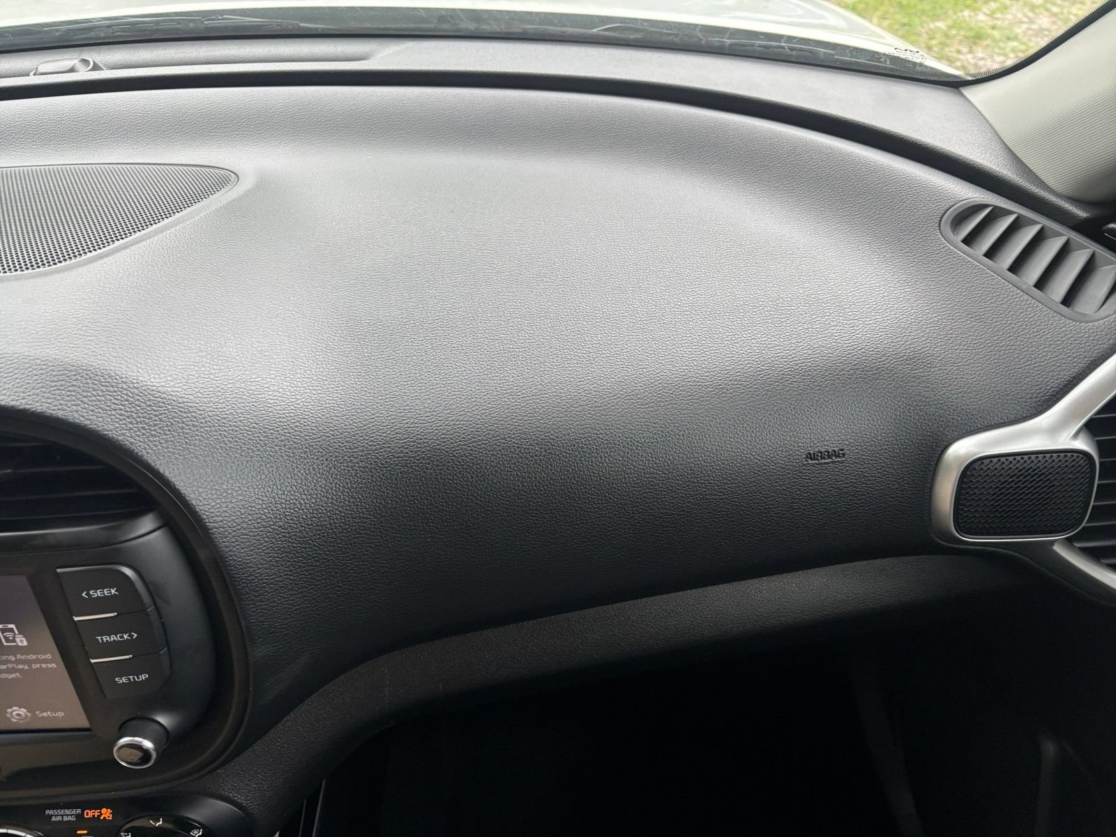 Used 2025 Kia Soul LX w/ LX Technology Package FWD image 34
