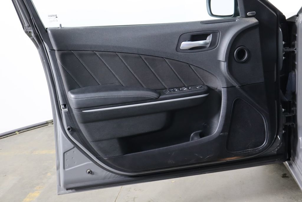 Used 2023 Dodge Charger SXT RWD image 17