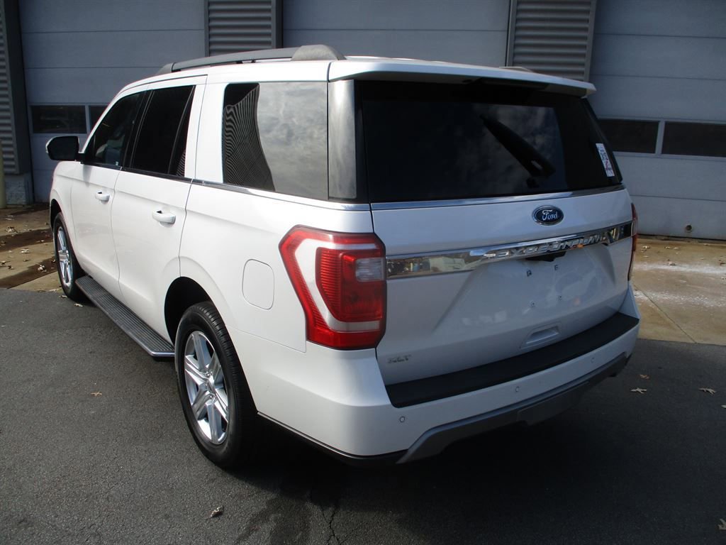 Used 2018 Ford Expedition XLT w/ Equipment Group 202A RWD image 3