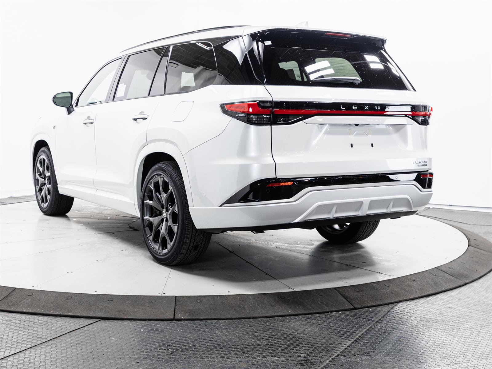 New 2026 Lexus TX 500h AWD image 10