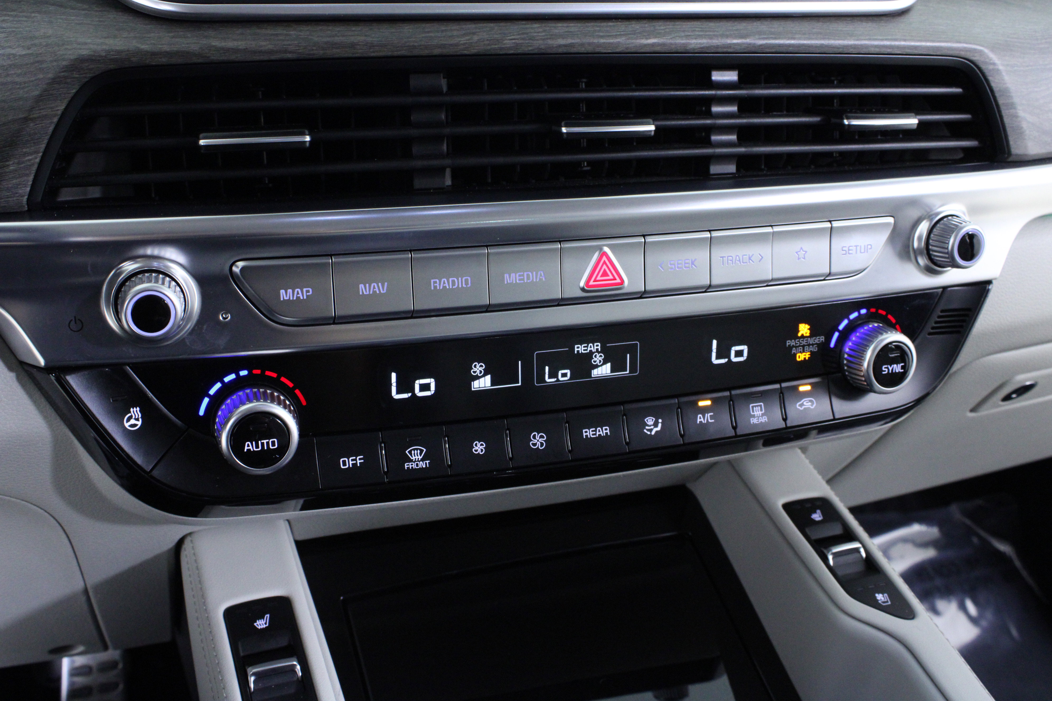 Used 2022 Kia Telluride SX w/ SX Prestige Package image 32