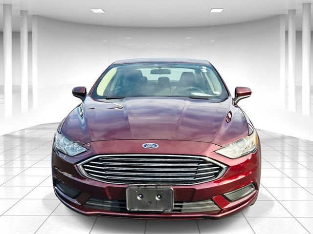 Used 2018 Ford Fusion SE w/ Fusion SE Technology Package FWD image 5
