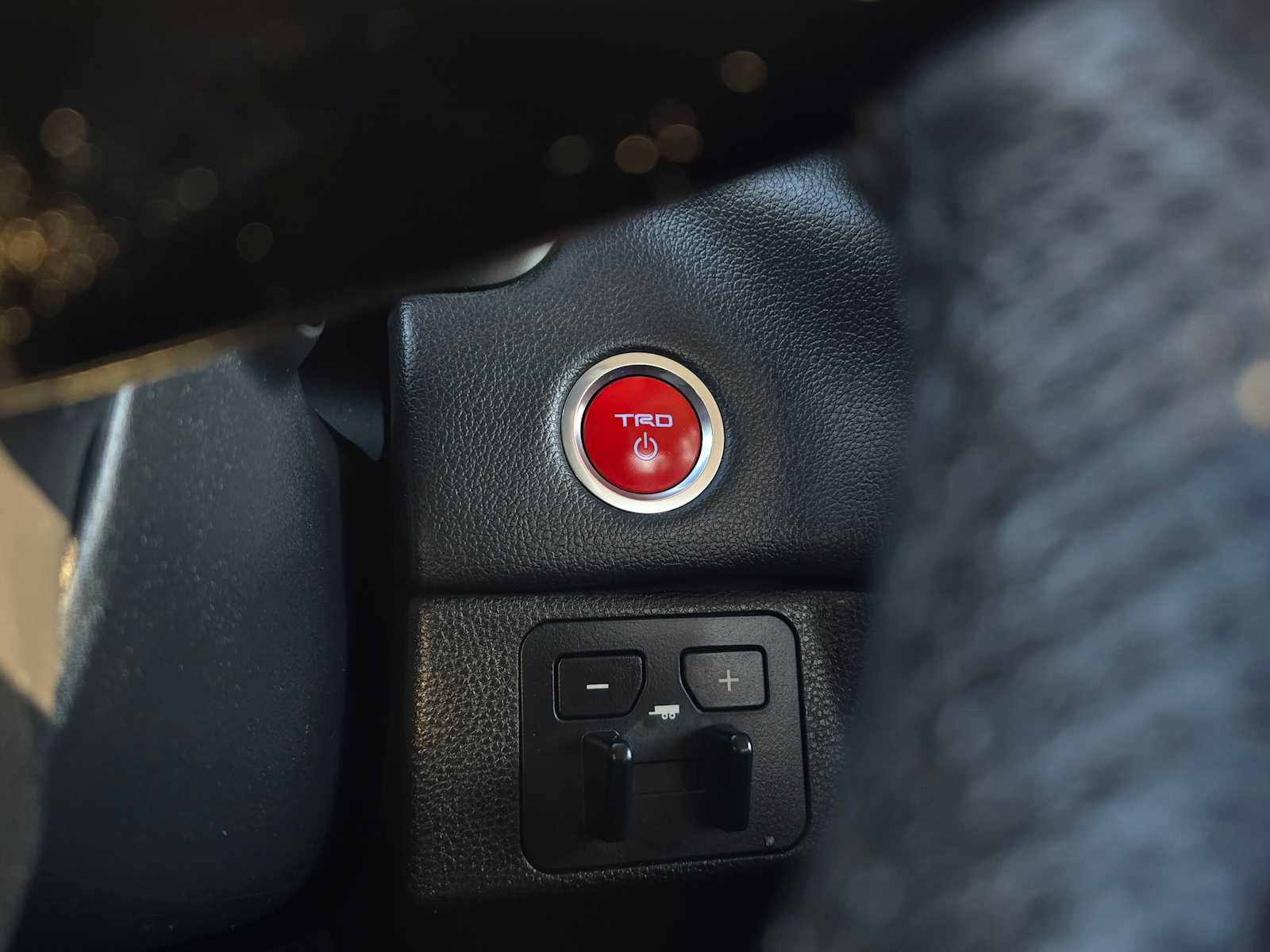 Used 2023 Toyota Tundra Limited w/ TRD Off-Road Package image 31