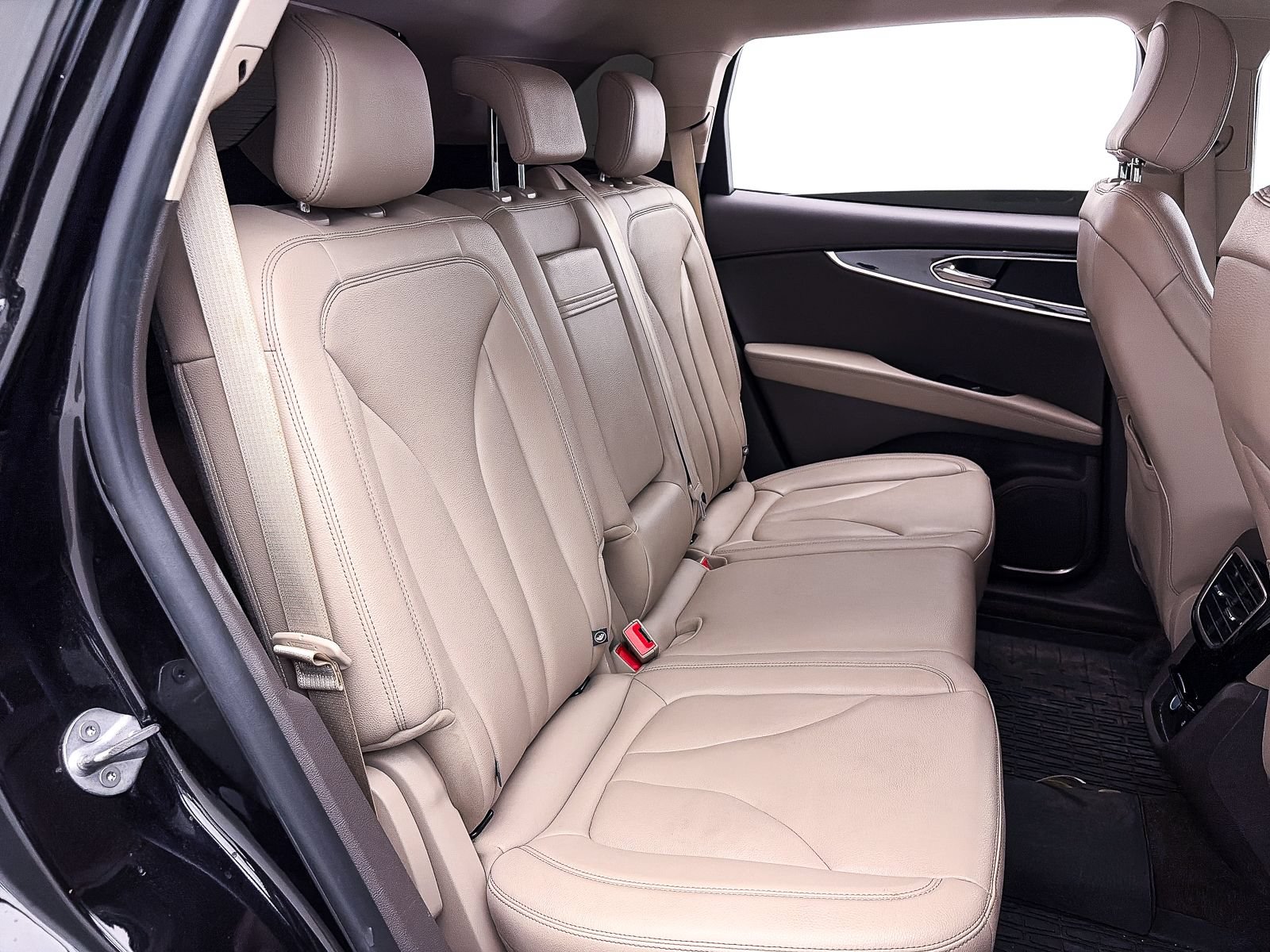 Used 2023 Lincoln Nautilus FWD w/ Premium Package image 35
