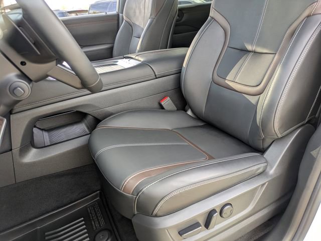 Used 2025 Nissan Armada SL image 20