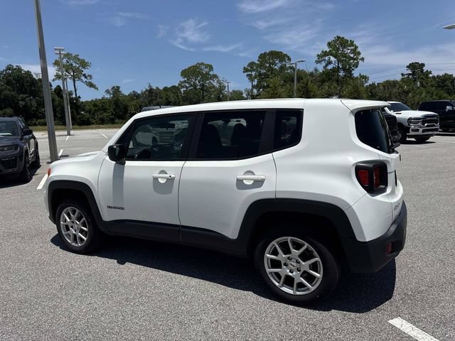 Used 2023 Jeep Renegade Latitude AWD/4WD image 5
