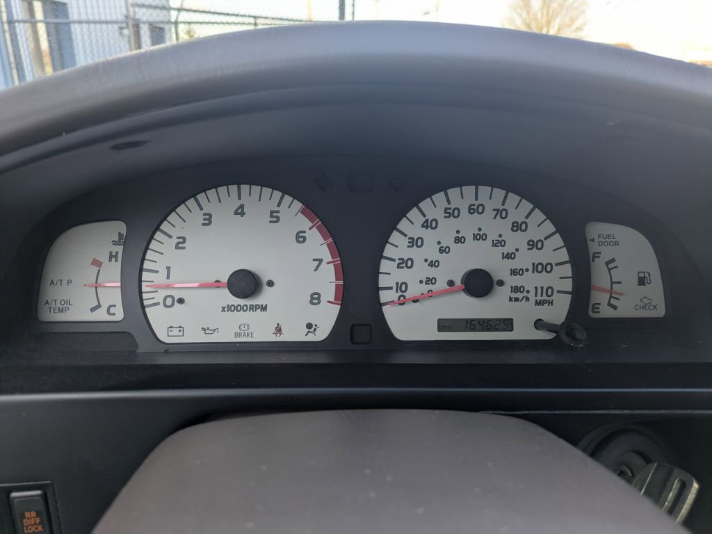 Used 2002 Toyota Tacoma w/ SR5 Package image 9