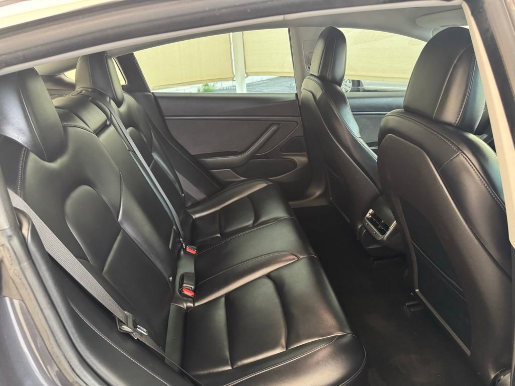 Used 2018 Tesla Model 3 Long Range image 17