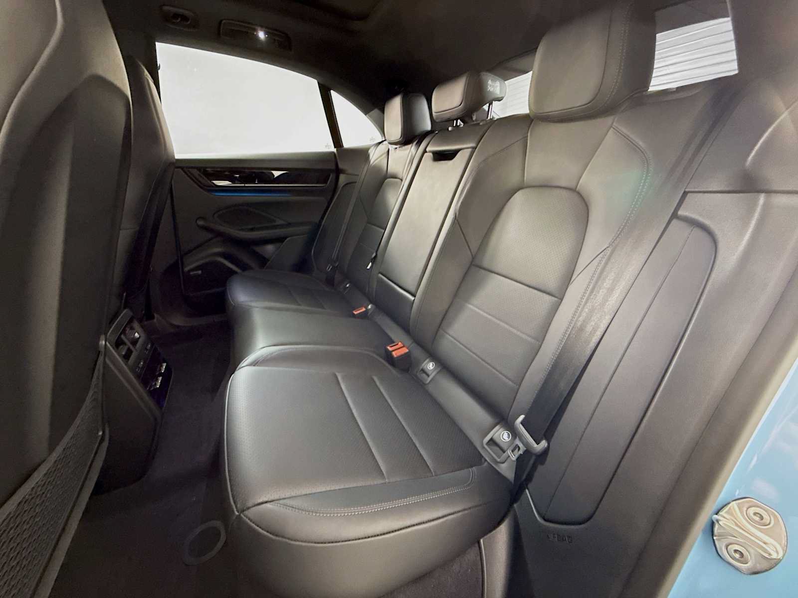 Used 2026 Porsche Macan Electric RWD image 23