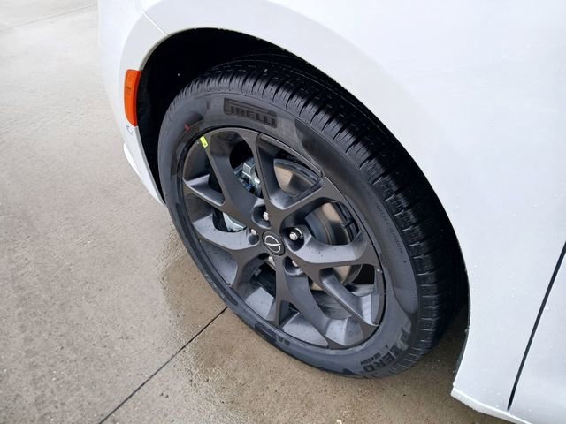 New 2026 Chrysler Pacifica Select image 28