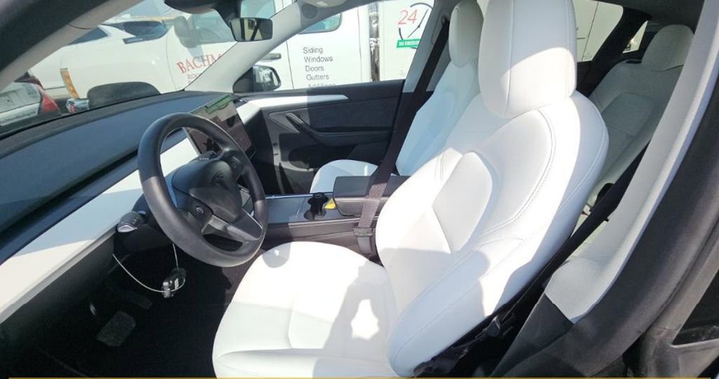 Used 2023 Tesla Model Y Long Range image 5