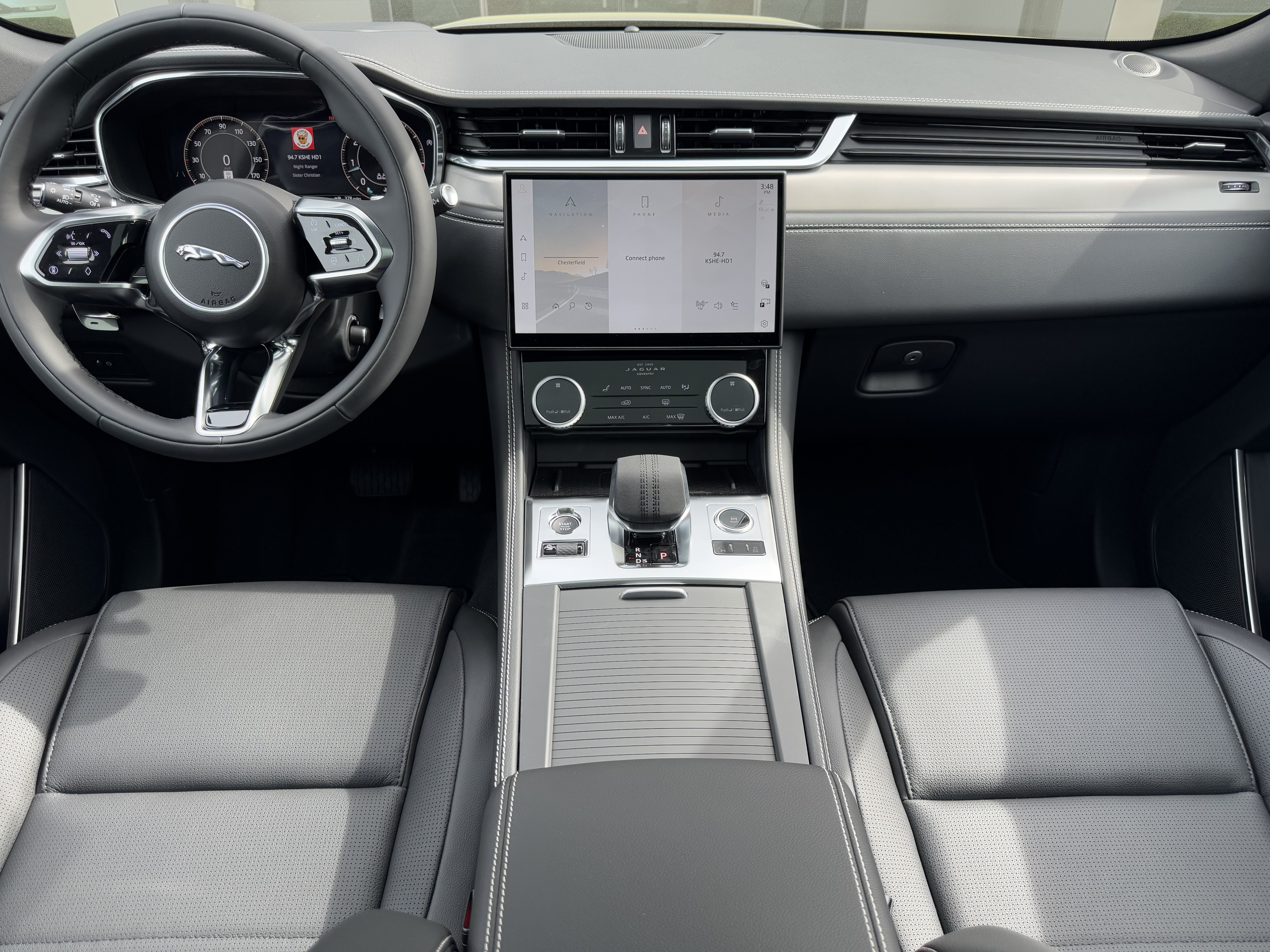 Used 2026 Jaguar F-PACE R-Dynamic S AWD/4WD image 4