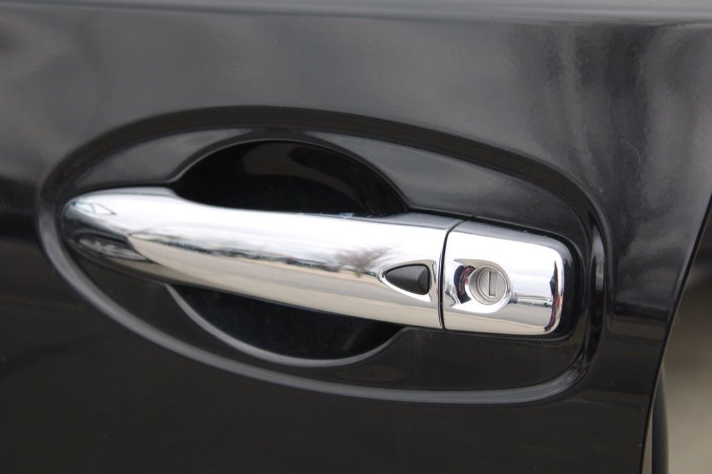 Used 2018 Nissan Rogue SV w/ Premium Package image 16